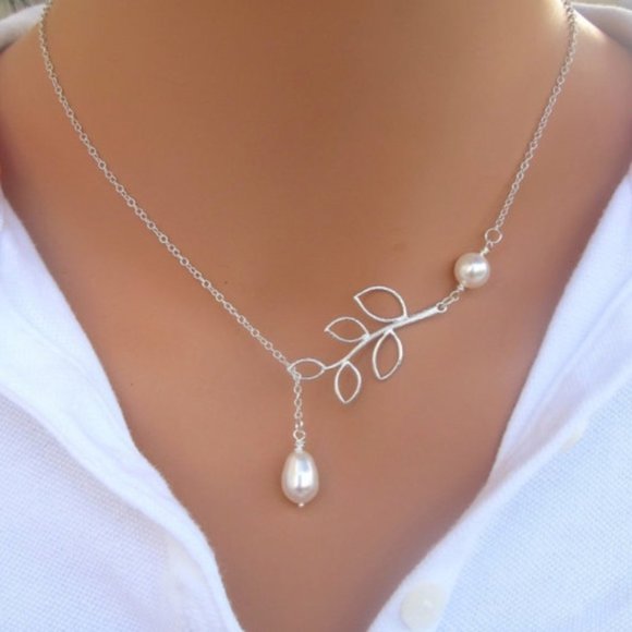 Adjustable Leaf and Double Pearl Necklace - Picture 1 of 5